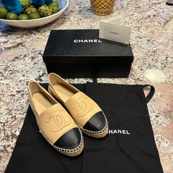 CHANEL Lambskin Captoe Espadrilles, size 37 - Picture 2 of 4